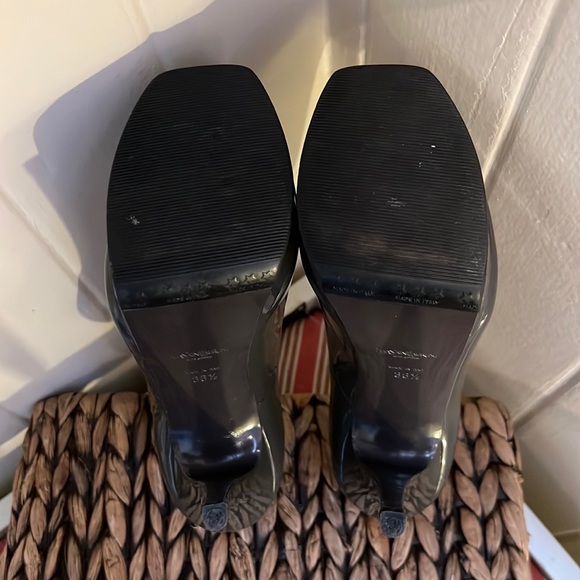 Yves Saint Laurent Patent Leather Pumps in Grey - Picture 11 of 12